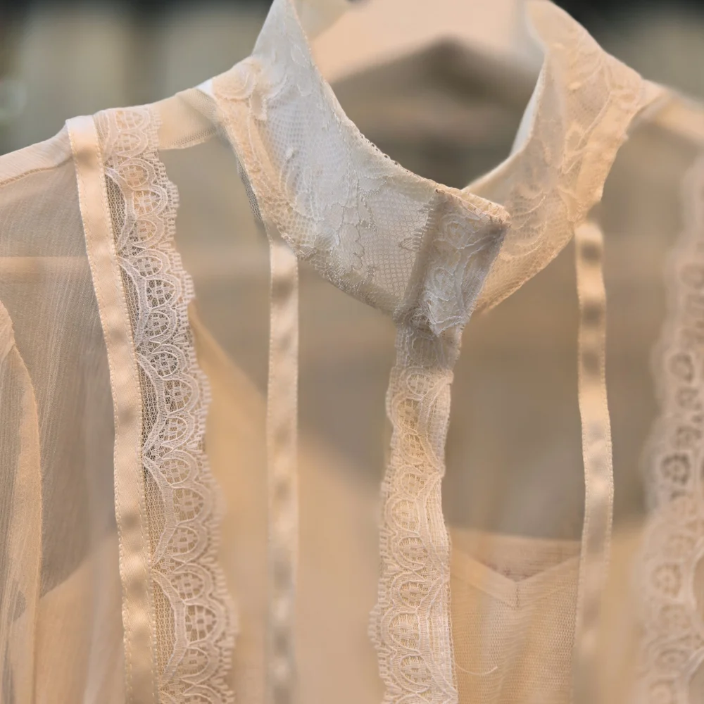 Alice + Olivia Sheer Silk Lace Blouse – Vintage,  Ivory, Large - Picture 6 of 9